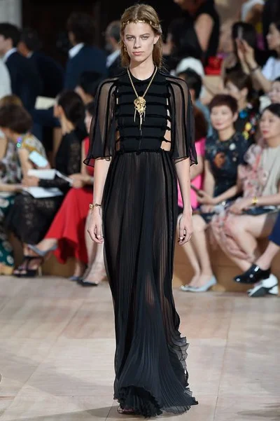 Look 13